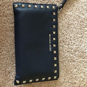 Michael kors wristlet